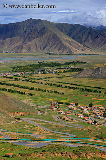 valley-view-n-winding-road.jpg