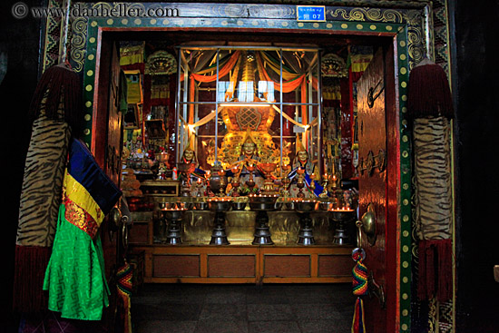 candle-lit-altar-1.jpg