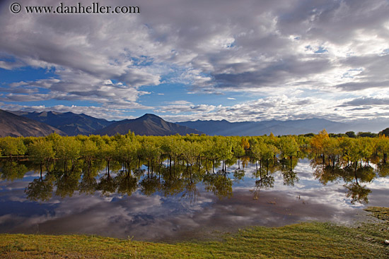 trees-reflection-mtns-n-clouds-04.jpg