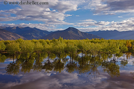 trees-reflection-mtns-n-clouds-05.jpg