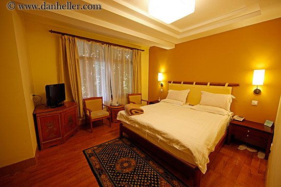 kyichu-hotel-room-02.jpg