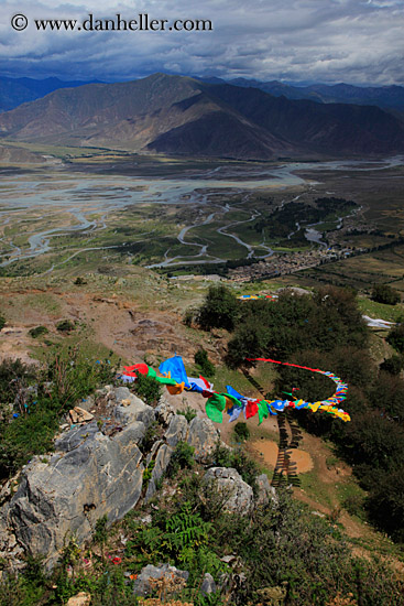 prayer-flags-n-landscape-02.jpg