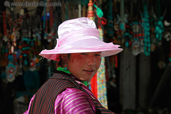 woman-in-pink-hat.jpg