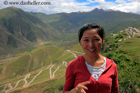 young-tibetan-woman-n-landscape-01.jpg