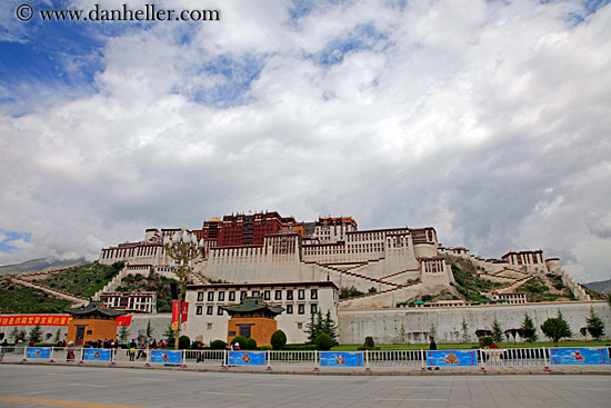 potala-from-street-04.jpg