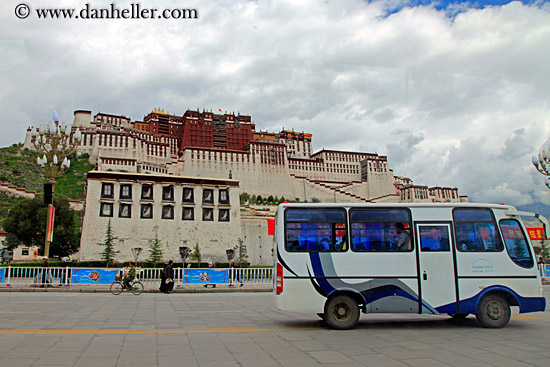 potala-n-bus.jpg