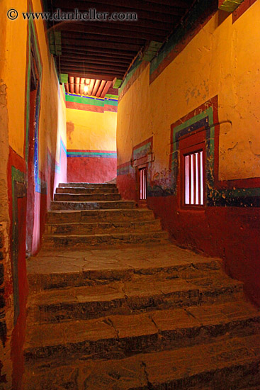 stairs-n-hallway-01.jpg