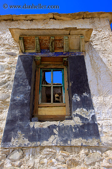 old-window.jpg