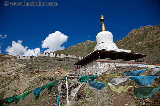 stupa-03.jpg