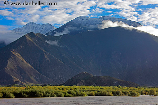 grass-n-snowy-mountains.jpg