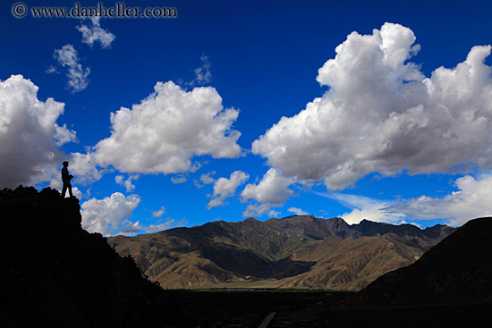 hiker-silhouette-n-clouds-04.jpg