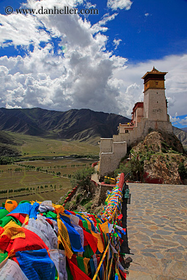 prayer-flags-n-yumbulagang-palace-10.jpg