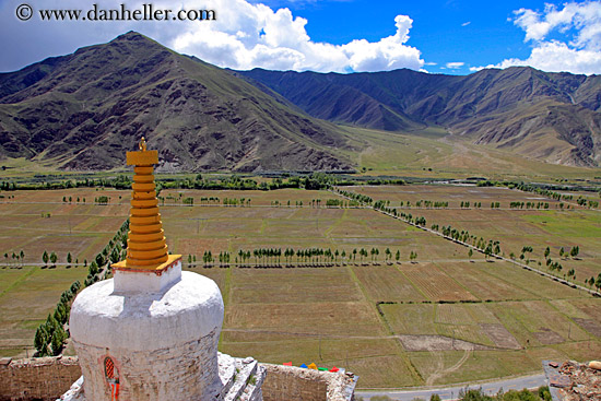 stupa-n-mtn-landscape-01.jpg