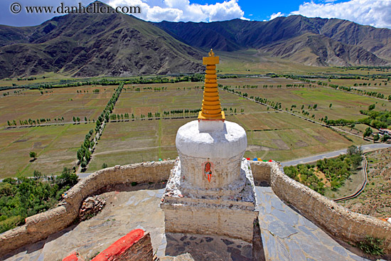 stupa-n-mtn-landscape-03.jpg