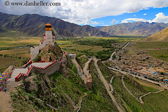 yumbulagang-palace-n-landscape-02.jpg