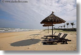 images/Asia/Vietnam/Danang/Beach/conical-straw-beach-umbrellas-5.jpg
