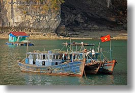 images/Asia/Vietnam/HaLongBay/Boats/SmallBoats/small-boats-01.jpg