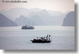 images/Asia/Vietnam/HaLongBay/Boats/SmallBoats/small-boats-05.jpg
