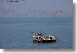 images/Asia/Vietnam/HaLongBay/Boats/SmallBoats/small-boats-12.jpg