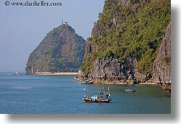 images/Asia/Vietnam/HaLongBay/Boats/SmallBoats/small-boats-14.jpg