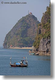 images/Asia/Vietnam/HaLongBay/Boats/SmallBoats/small-boats-15.jpg