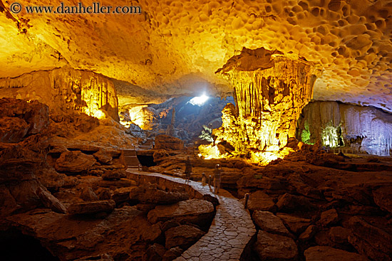 lighted-caves-05.jpg