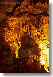images/Asia/Vietnam/HaLongBay/HangSongSotCaves/lighted-caves-09.jpg