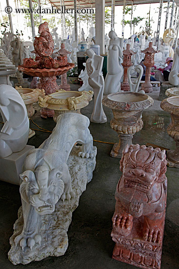 marble-statues-01.jpg