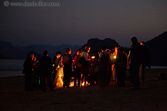 beach-fire-at-nite-1.jpg