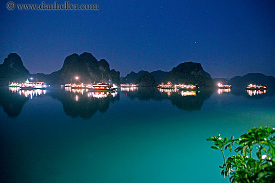 nite-boats-mtns-reflection-03.jpg