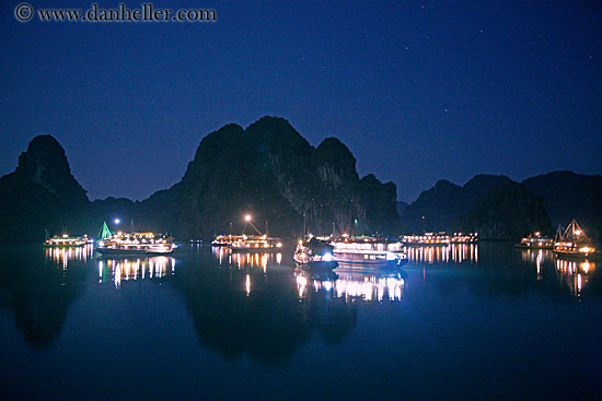 nite-boats-mtns-reflection-06.jpg