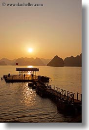 images/Asia/Vietnam/HaLongBay/Sunset/sunset-dock-n-mtns-07.jpg