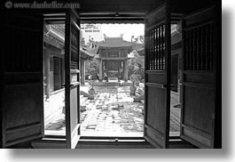 images/Asia/Vietnam/Hanoi/ConfucianTempleLiterature/Doors/wood-doors-6-bw.jpg