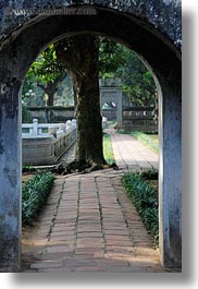 images/Asia/Vietnam/Hanoi/ConfucianTempleLiterature/Gardens/archway-n-tree-2.jpg