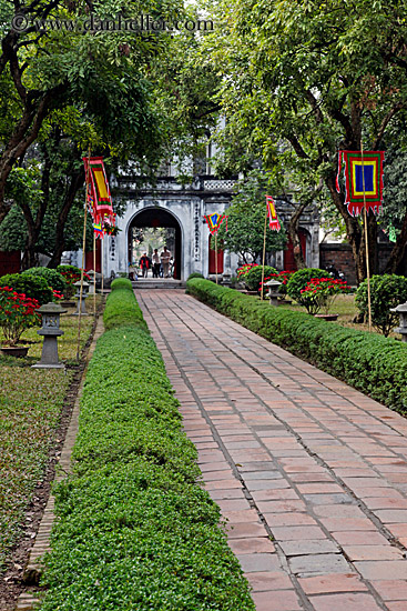 brick-walkway-thru-garden-1.jpg