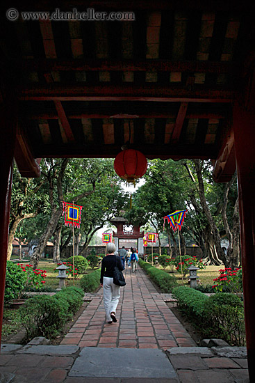 brick-walkway-thru-garden-2.jpg