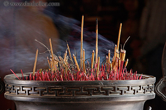 burning-incense-n-smoke-3.jpg