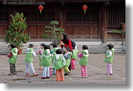 images/Asia/Vietnam/Hanoi/ConfucianTempleLiterature/People/school-children-in-green-jackets-1.jpg