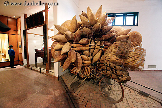 wicker-baskets-on-wood-bicycle-3.jpg