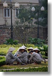 images/Asia/Vietnam/Hanoi/People/Gardeners/gardening-women-in-grey-w-white-conical-hats-4.jpg