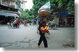 images/Asia/Vietnam/Hanoi/People/Women/woman-walking-w-bread-n-basket.jpg
