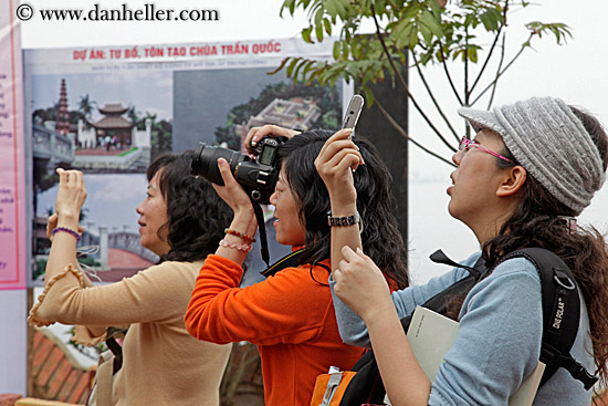 women-w-cameras.jpg