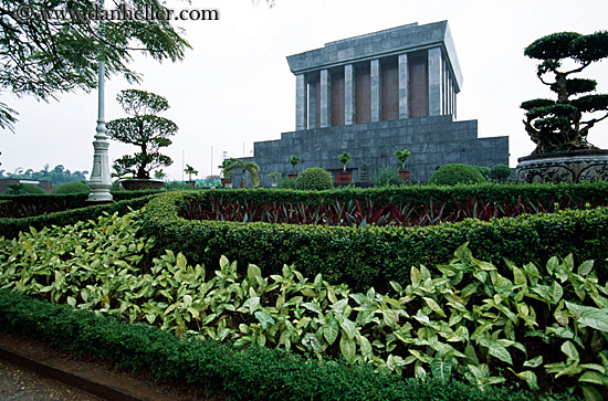 ho_chi_minh-mosoleum-4.jpg