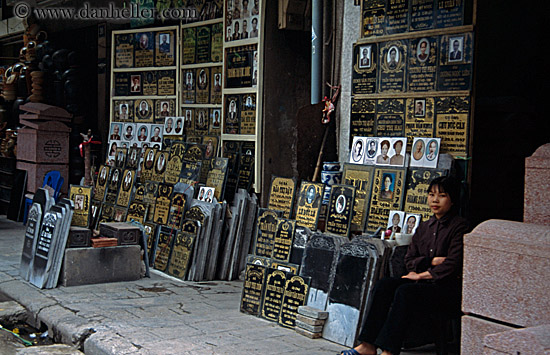 woman-n-photograph-plaque-store.jpg