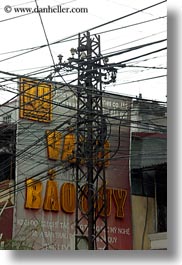 images/Asia/Vietnam/Hanoi/Wires/tangled-telephone-wires-n-bldg-8.jpg