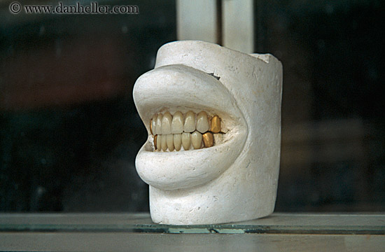 dentures-02.jpg
