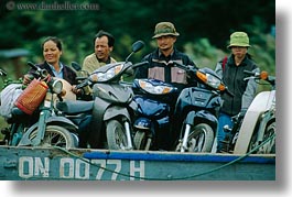 images/Asia/Vietnam/HoiAn/Bikes/men-n-motorocycles.jpg