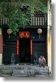 images/Asia/Vietnam/HoiAn/Buildings/person-n-fancy-bldg-01.jpg