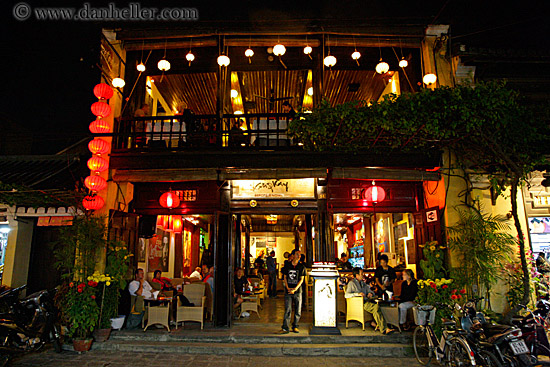 restaurant-at-night-1.jpg