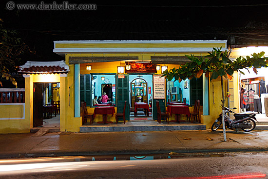 restaurant-at-night-2.jpg